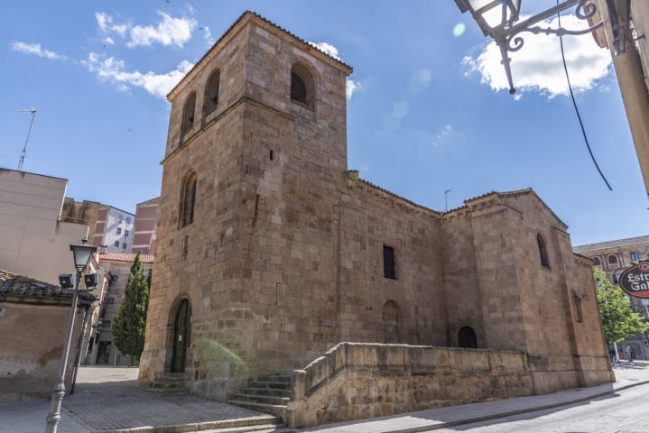 Salamanca 101 - parroquia de Santo Tomas Cantuariense.jpg
